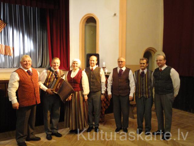 Dekšāres vīru folkloras kopa "Kūzuls"